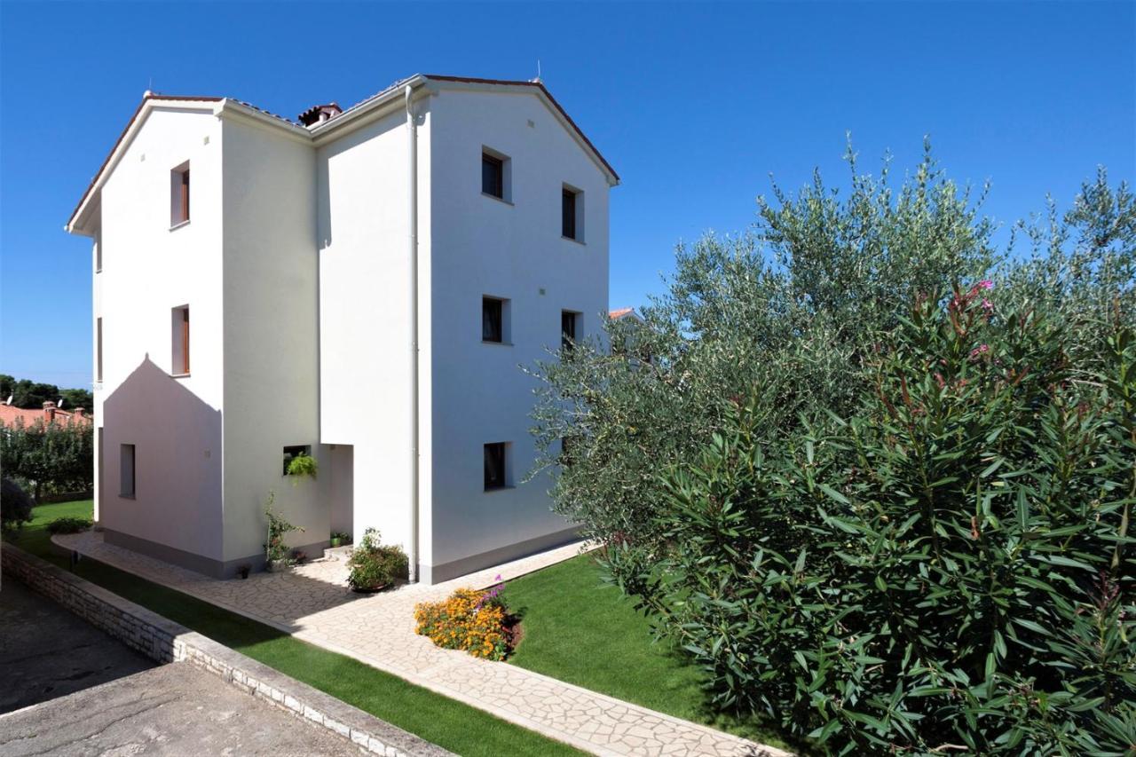 Apartments Beakovic Porec Bagian luar foto