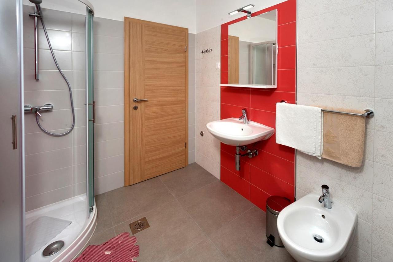 Apartments Beakovic Porec Bagian luar foto