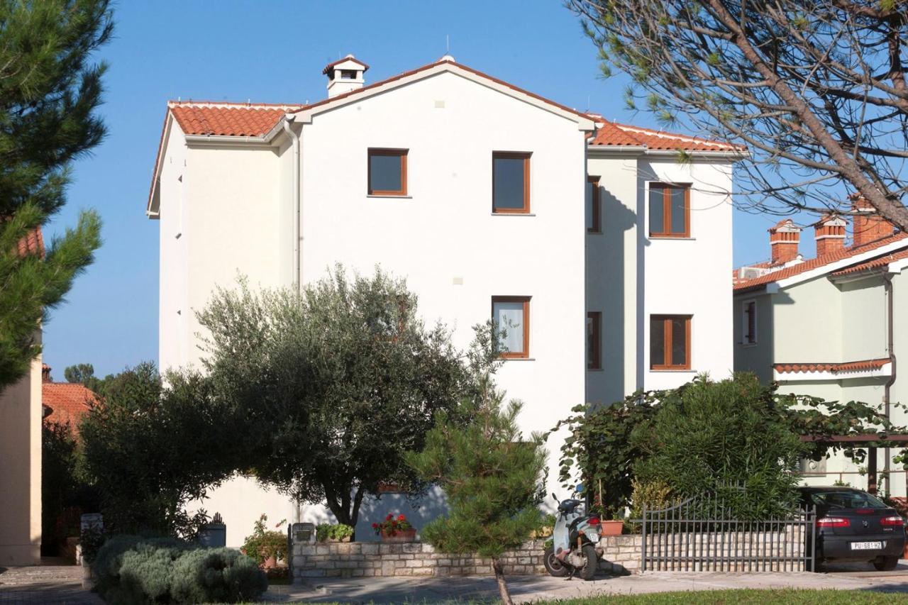 Apartments Beakovic Porec Bagian luar foto